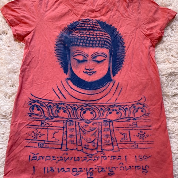 pink denim shorts outfit